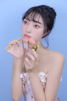 绑架裤袜mm憋尿的故事